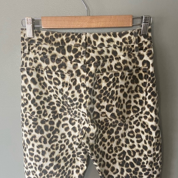 FRAME DENIM Ali Leopard Print High-Rise Cigarette Jeans - Picture 5 of 11